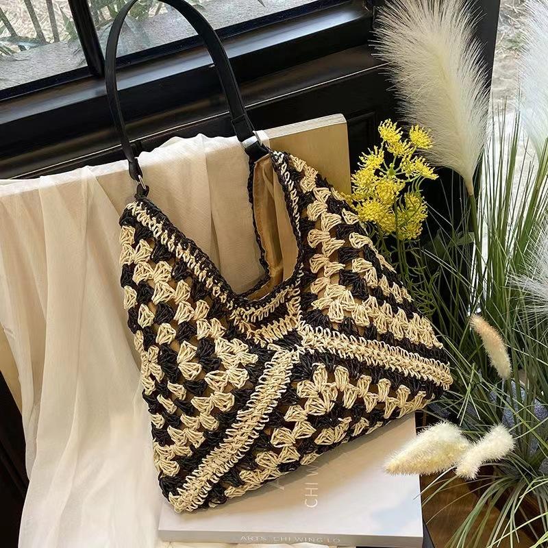 Color Block Straw Weaving Shoulder Bag Large Capacity Summer Beach Vacati Bag Underarm Bag Simple Urban Style Polyester Lining