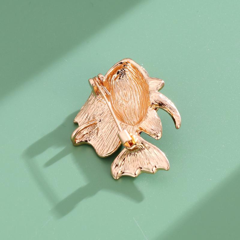 Trendy Rhinestone Fish Brooches For Women Unisex Animal Pins Casual Party Jewelry Accessories Gifts Clothing Decoration