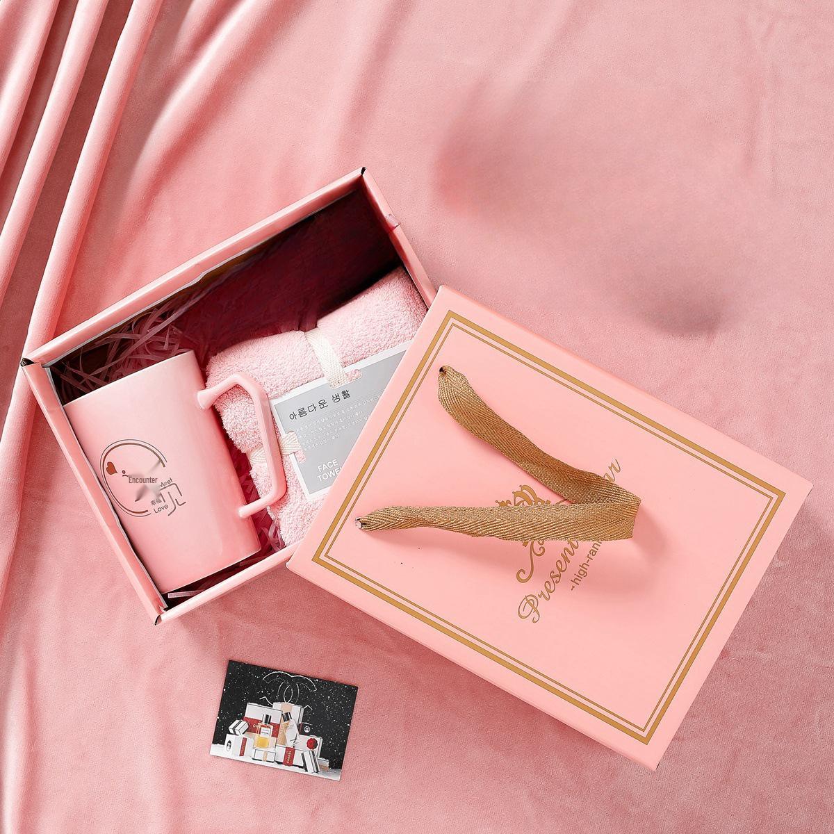 

Компактный сувенирный подарочный набор для свадеб, мероприятий и открытий отелей