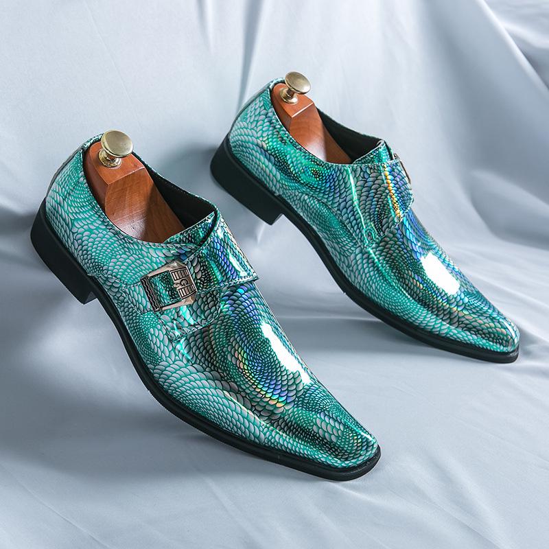 Silver Demon Pointed Toe Leather Shoes: Color-Changing, Trendy Casual Footwear for Men, Perfect for Nightclubs and All Seasons.