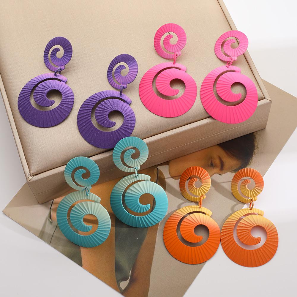 

Модные натуральные круглые геометрические серьги