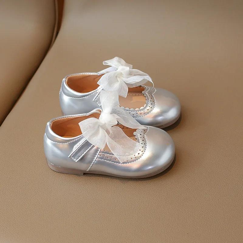 

2024 Детские кожаные туфли для девочек весна-осень новые модные мягкие удобные корейские туфли принцессы универсальные однотонные туфли 16 серебряный