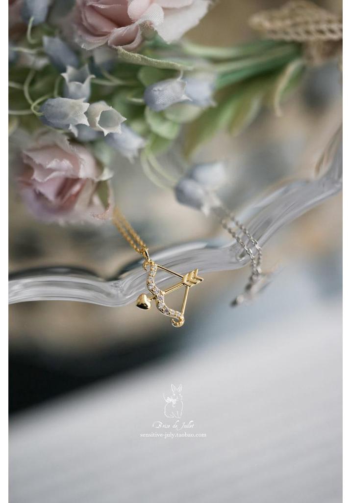 Šíp Kupidův 18K pozlacený řetízek z mincovního stříbra s přívěskem luku a šípu, Elegantní klíční řetízek pro ženy