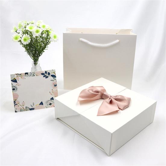 Gift Box Exquisite Workmanship East to Use Cardboard Artificial Rose Flower Jewelry Holder Valentine's Day Accessories