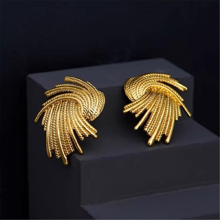 Multifuntional Gold Earrings Party Accessories Trendy Ear Studs Fashion Earrings Metal Texture Suitable for Any Outfit