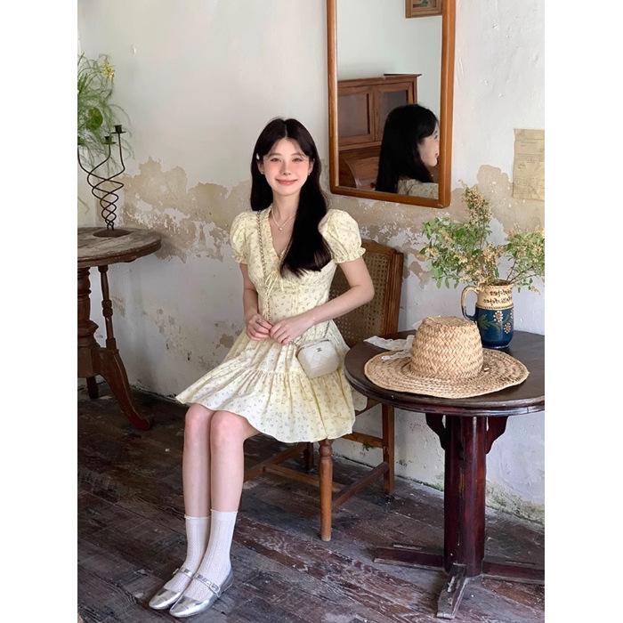 

French v-neck bubble sleeve floral dress children waist temperament small gentle wind sweet short skirt summer S светло-желтого