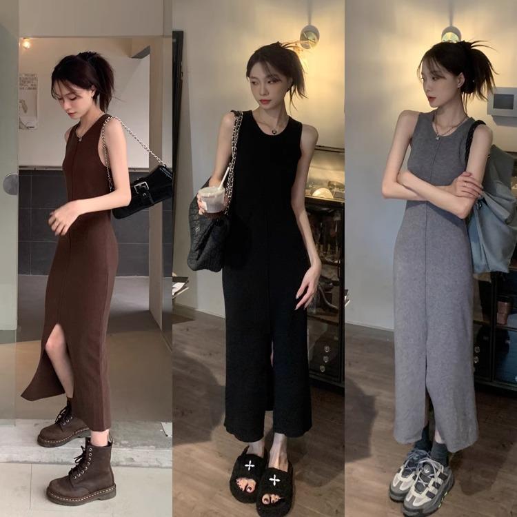 

2025 Spring Chic French Sleeveless Knitted Bodycon Slit Dress: Sweet, Spicy, & Slimming Design One Size [up to 125 lbs]