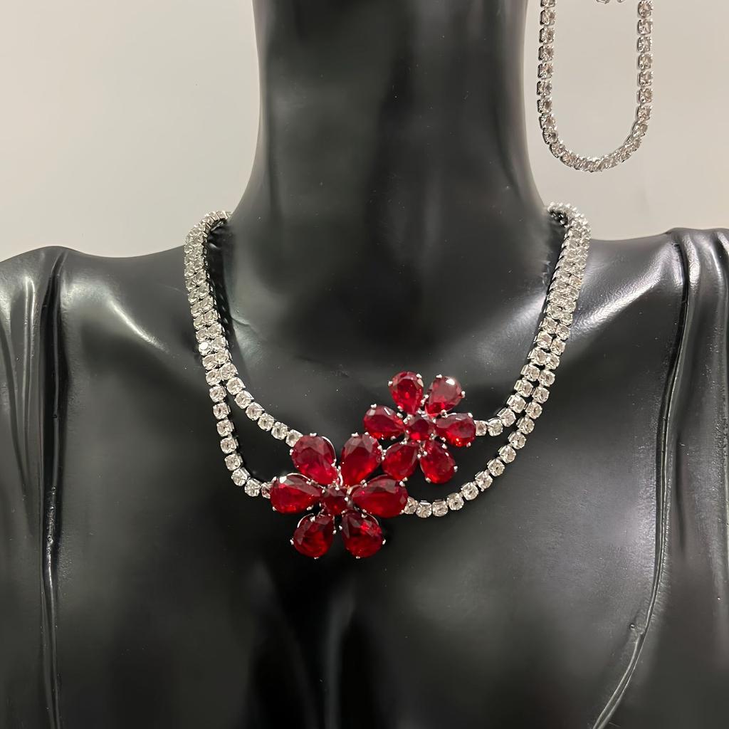 Geometric Diamond-Encrusted Flower Necklace Exaggerated Personality Collarbone Chain Niche Temperament Light Luxury High-End Item Decoration