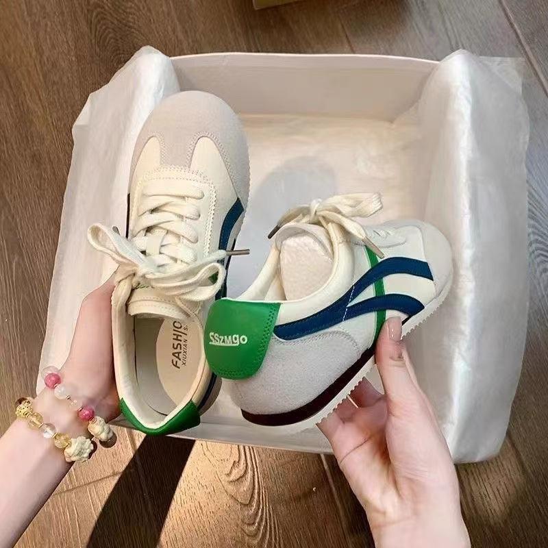 Women's Little White Shoes 2 Spring and Summer New Flat-bottomed Versatile Sports and Leisure Shallow Mouth Leather Board Shoes