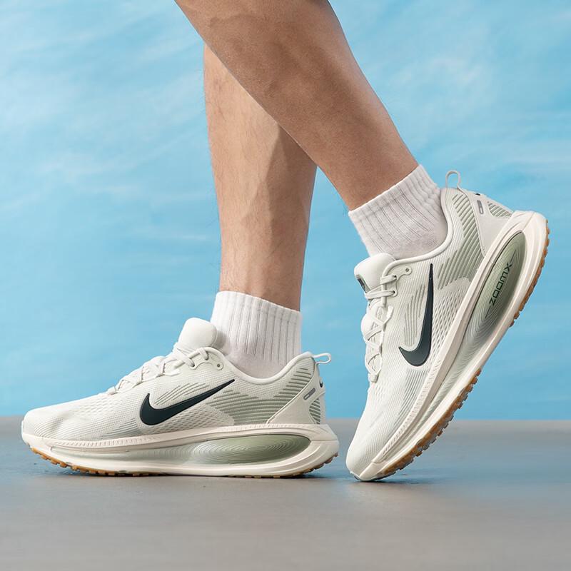 Nike Men s Vomero All-Season Road Running Shoes US 10.5