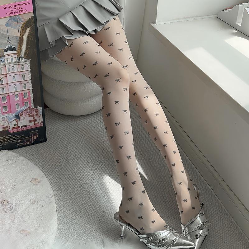 Japanese Black Fishnet Stockings: Diamond Pattern, Anti-Snag, High Elasticity, Sheer, Summer-Weight Pantyhose for Women