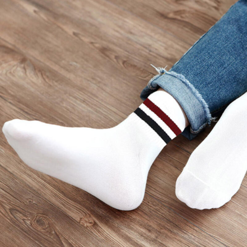 1 pair of 19-season men s lined sports socks 1 pair of striped shoes