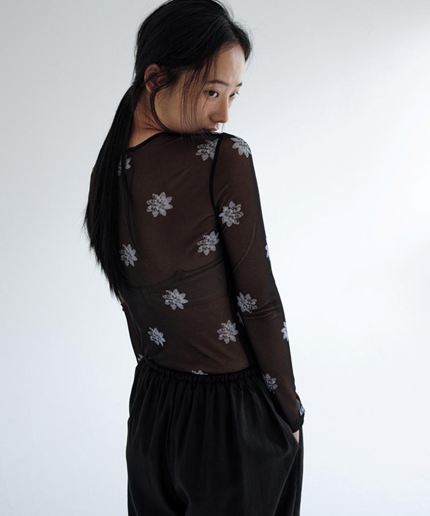 Deolum Print See-Through Tee _Black