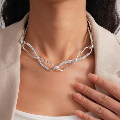 Heavy Industry Diamond-set Geometric Irregular Hollow Necklace Metal Style Personalized Retro Necklace