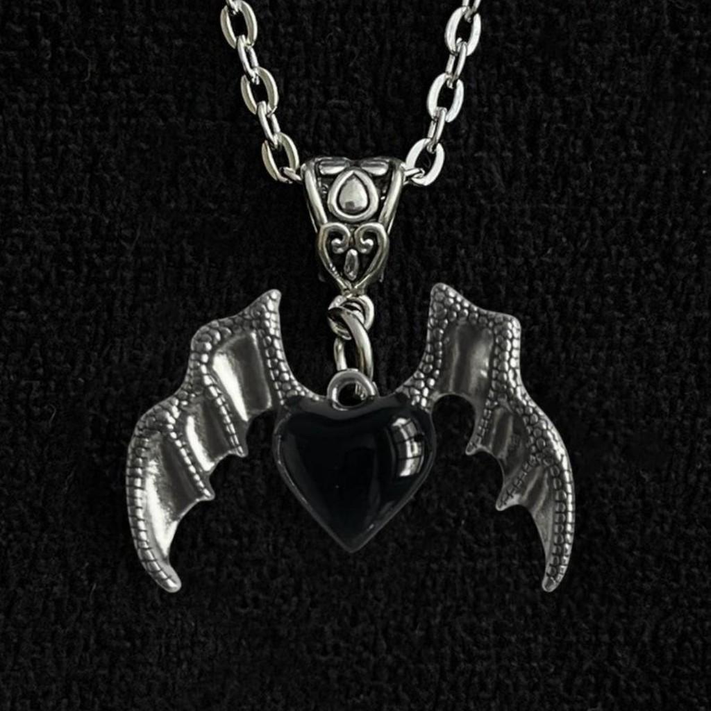 Gothic Punk Heart Shape Pendant With Alloy Drop Oil Necklace For Women