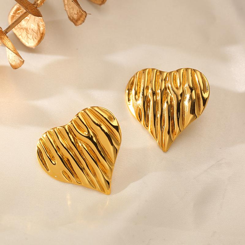 Versatile 18k Gold Heart Earrings: Striped & Pleated Titanium Steel