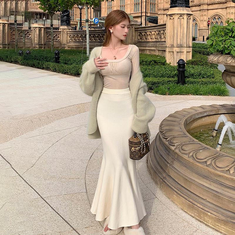 Autumn/Winter 2025 Women s Knit Mermaid Midi Skirt - Elegant Slim Fit White Hip-Hugging Design S (88-100 jin)