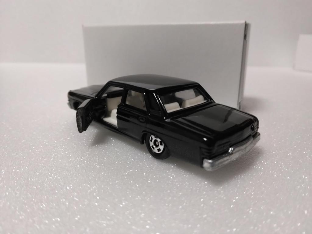 Tomica Anniversary Nissan President 164 scale die-cast model car, black