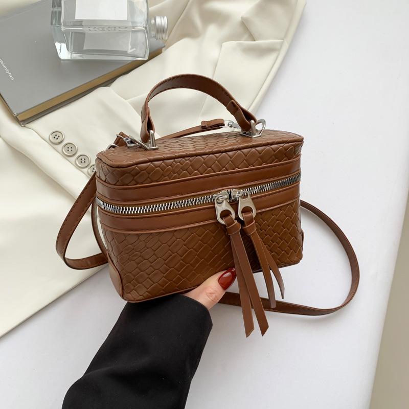 

Сумка-коробка женская сумка 2025 новая модная популярная модная сумочка повседневная универсальная сумка-мессенджер на плечо коричневый