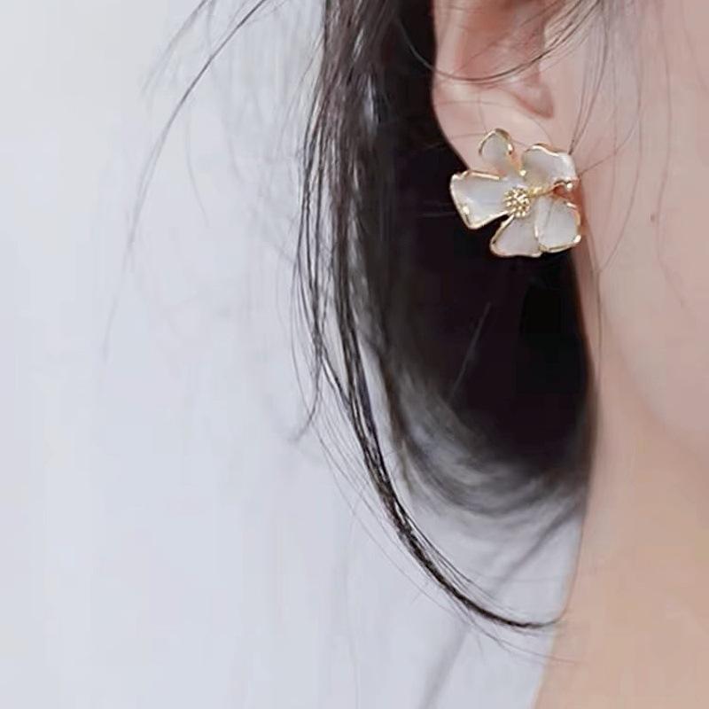 French Small Fresh Super Fairy Dripping Oil Purple Flower Earrings Gentle Light Luxury Fashion High-end Trendy Ear Jewelry