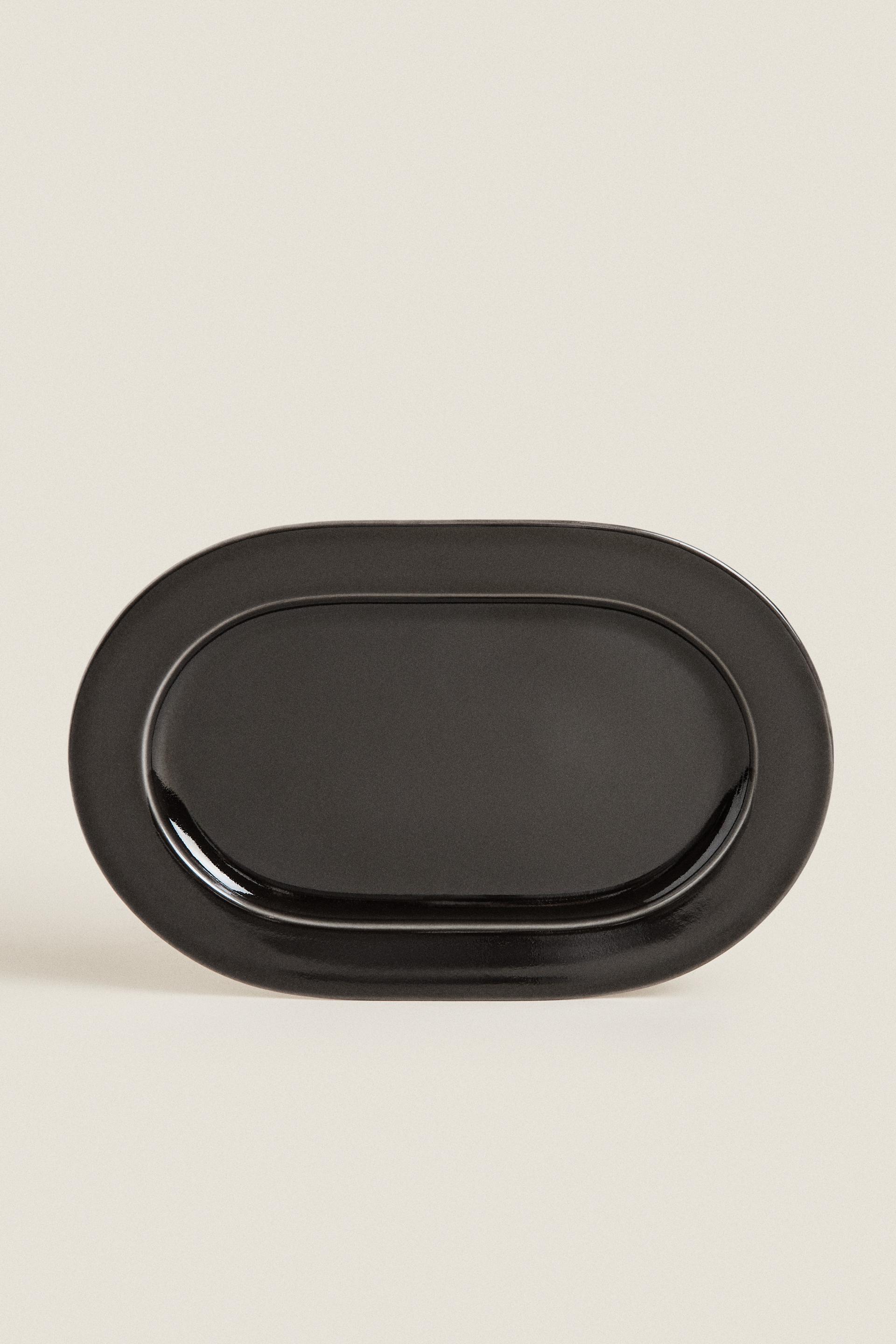 

BLACK STONEWARE SERVING DISH