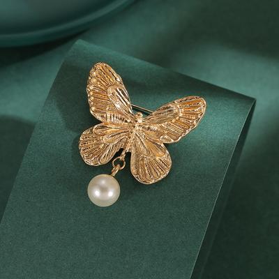 Französische Schmetterlingsbrosche mit einem Hauch von hochwertigem, leichtem Luxus, Individualität, Nische und hochwertiger Retro-Damenbrosche