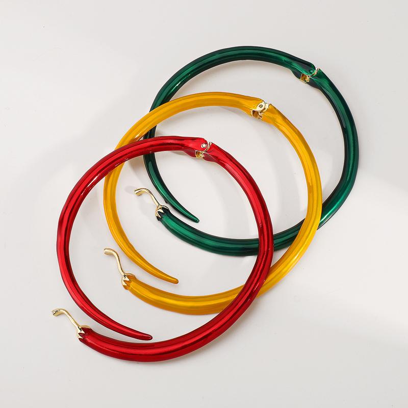 2025 Neue Tropföl Grün Rote Chilischote Anhänger Ohrringe Halskette für Damen Einfacher Gemüse Choker Halsband Design Sinn Schmucksets