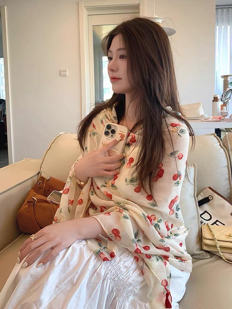 Bohemian vacation style sunscreen shawl with women's new models are very good-looking, high-end atmosphere and high-grade
