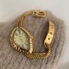 Vintage Unregelmäßiges Zifferblatt Damen Quarz-Armbanduhr Römische Ziffern Mesh-Metallarmband Einzigartige Mode Damen Tages-Kleideruhr