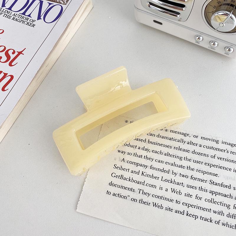 Versatile Milk Coffee Hair Clip: Large, Simple Shark Design for Women