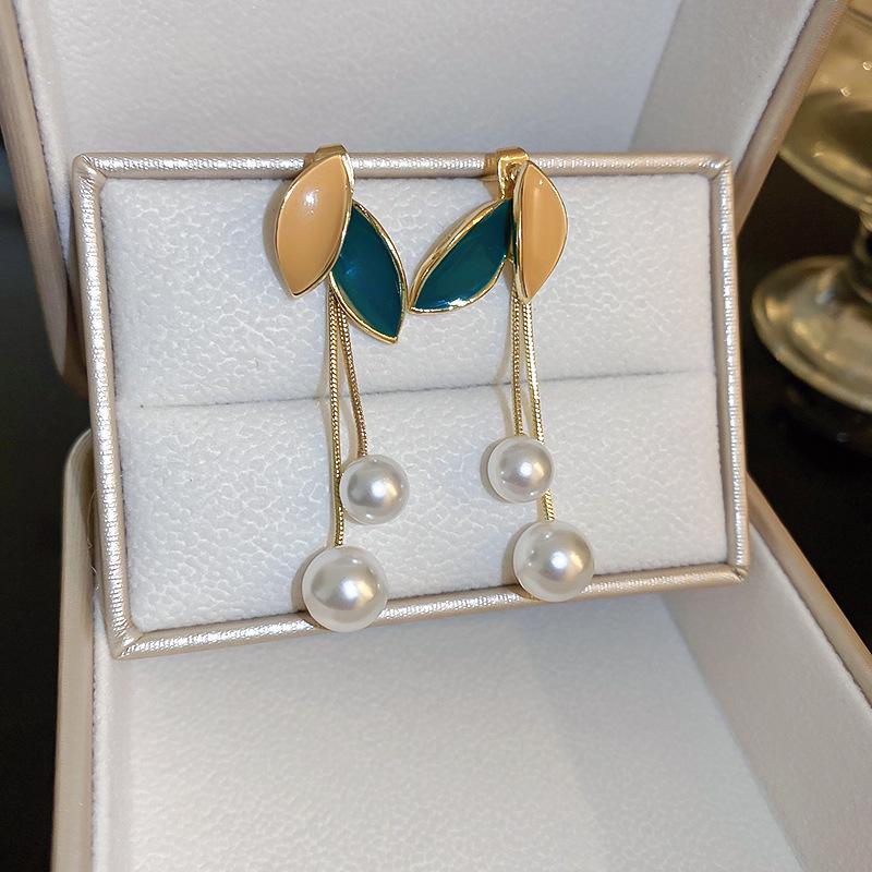 Silver Needle Zircon Pearl Tassel Earrings - Elegant Retro Design for Women