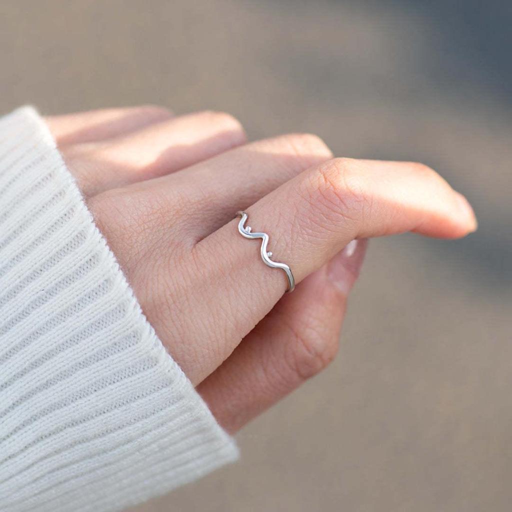Sterling Silver Wave Curve Ring – Simple, Elegant, European-American Style Luxury for Women