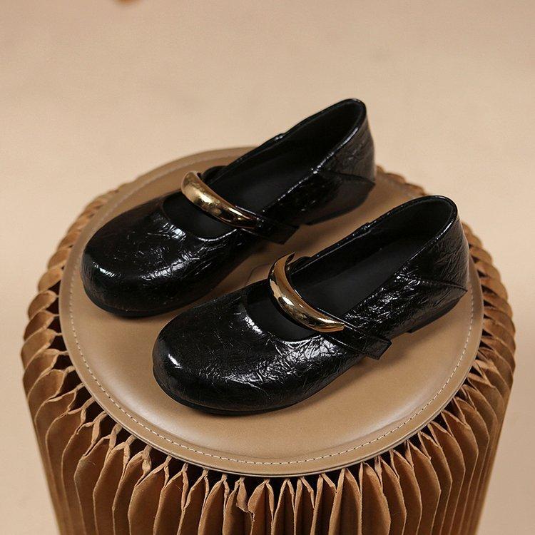 Niche literary style soft leather metal flat Mary Jane shoes women's 2025 European station round head retro temperament single shoe trend