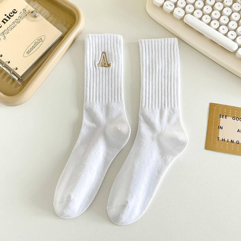 Ladies Spring and Autumn New Style Embroidered Letter Athletic Socks