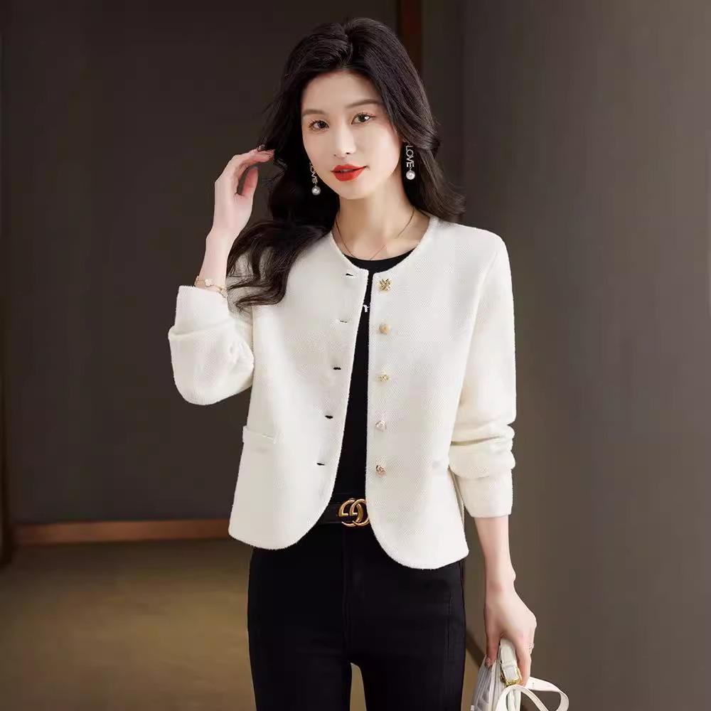 

Куртка женская осенне-зимняя модели с вязаным кардиганом короткий маленький топ L белый