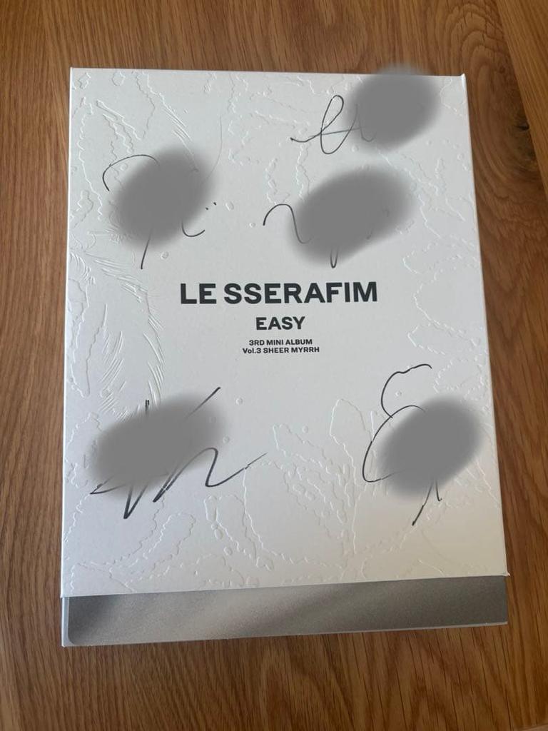 [USED] LE sserafim All members autographed EASY