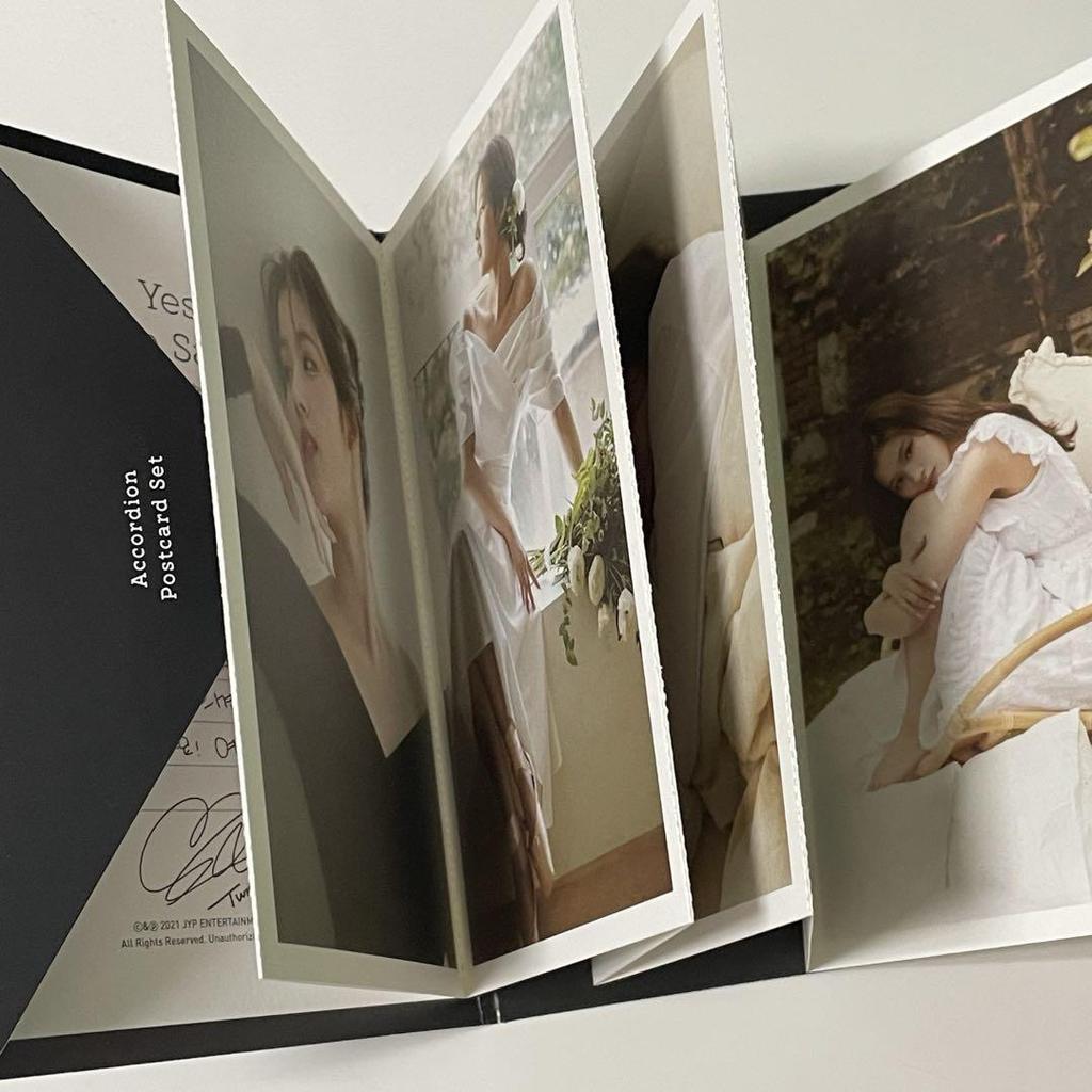 [USED] TWICE Sana Yes i am sana photobook
