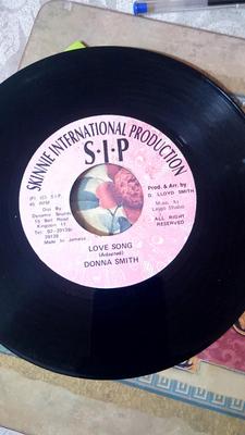 7inch Record DONNA SMITH  Love Song NONE Skinnie Interna Jamaica Reggae Ska  Dub Used