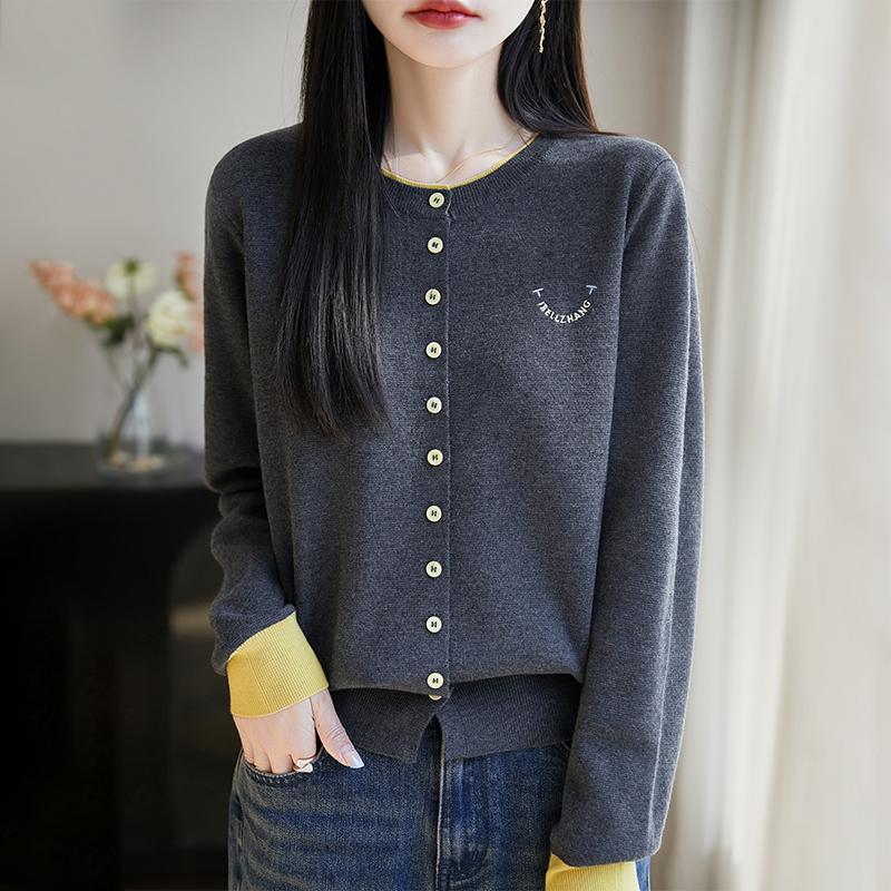 Dámský lehký kardigan z 50% vlny a 50% morušového hedvábí - všestranný úplet na 4 sezóny pro celoroční pohodlí a styl