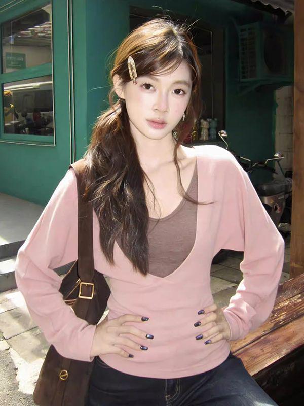 

Korean Style V-Neck Slim-Fit Long-Sleeve Two-Piece Top for Women, Autumn/Winter, Versatile Inner or Outerwear with Waist-Cinching Design. S