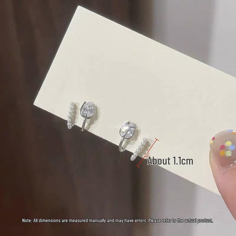 Zircon Tulip Pearl Stud Earrings: Elegant, High-End, Versatile Accessory.