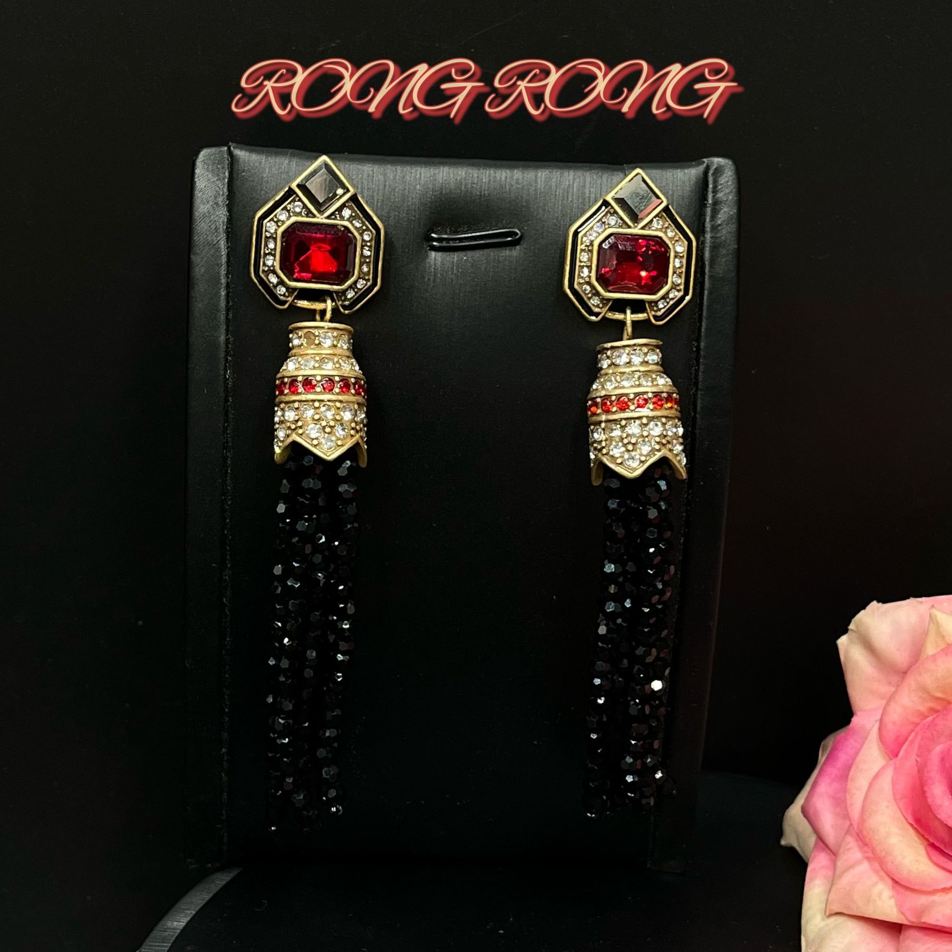 

Vintage Heavy Industry Retro Sweeping Shoulder Long Tassel Earrings Set With Diamonds Gemstones