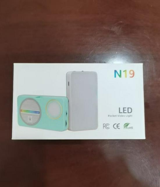 N19 Compact Triple-Color Magnetic Pocket Fill Light