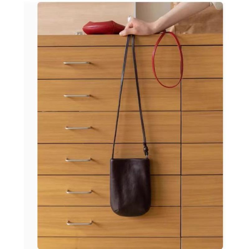 Summer new retro Ankola red messenger mobile phone bag versatile commuter pier pier bag single shoulder small square bag women