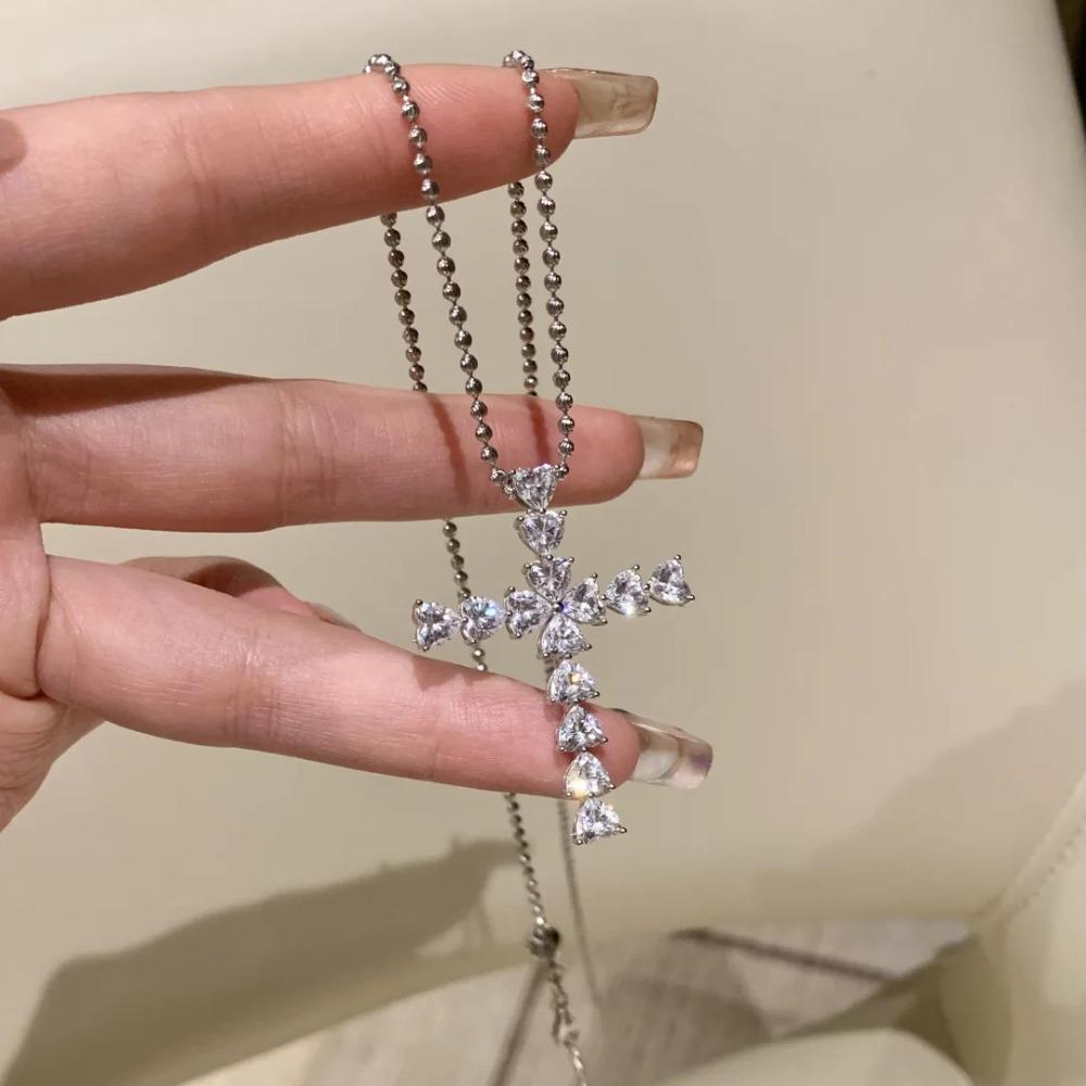 Luxury Heart Shaped Necklace for Women with Diamond Cross Pendant Elegant and Shiny Fashion Jewelry