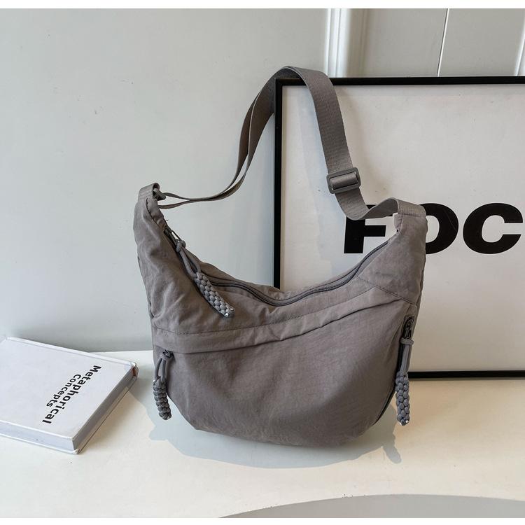 Fashion commuter large-capacity shoulder bag women's 2025 new casual versatile tote bag Korean version of underarm dumpling bag