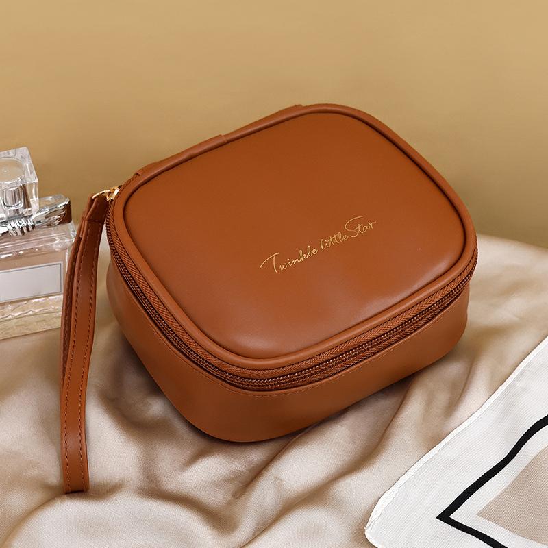

Косметичка из ПУ, водонепроницаемая гигиеническая сумка для хранения салфеток, сумка для помады, пакет для менструации, портативная дорожная сумка для хранения коричневый
