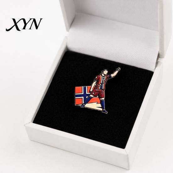 Klare Linie Emaille Abzeichen Fußballspieler Anstecknadeln, Fan Abzeichen, Zinklegierung Fußball Star Exklusiver Pin Revers für Rucksack Jacke Hut Tasche, Sport