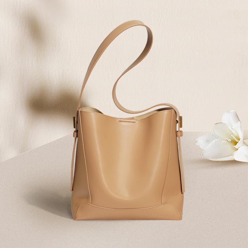 Bucket Bag High-End Niche Design Fashion Shoulder Messenger Bag Large Capacity Leather Women'S Bag Commuter Tote Bag Women