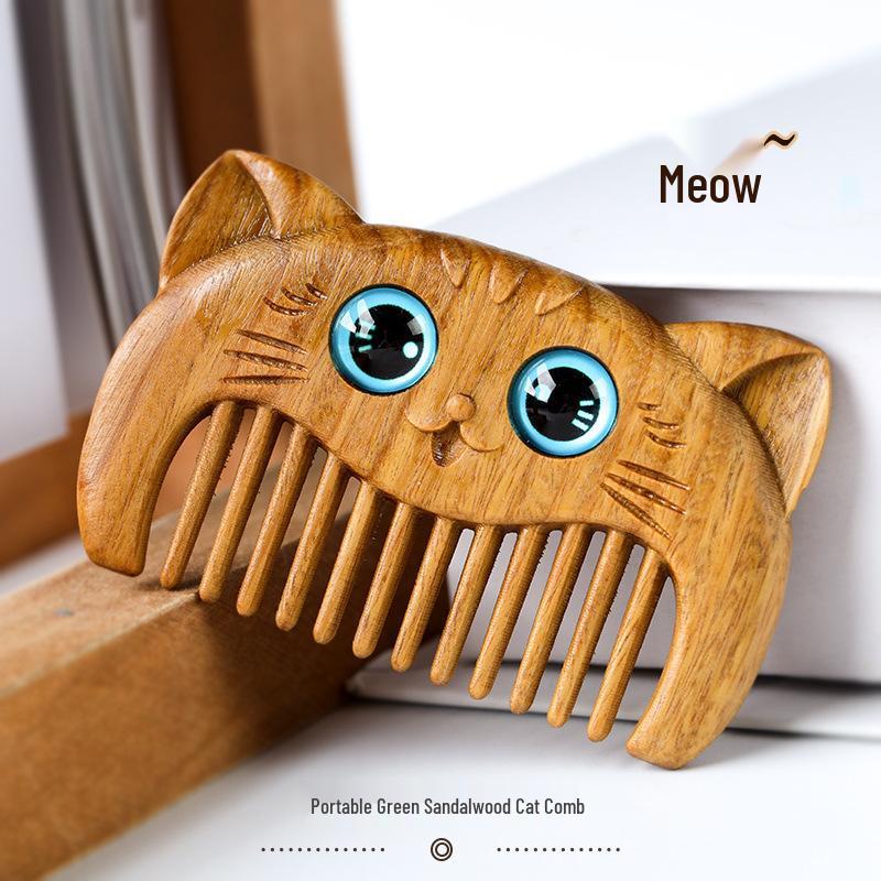 Green Sandalwood Compact Cat Comb - Mini Wooden Hair Comb for Children, Portable and Engraved.